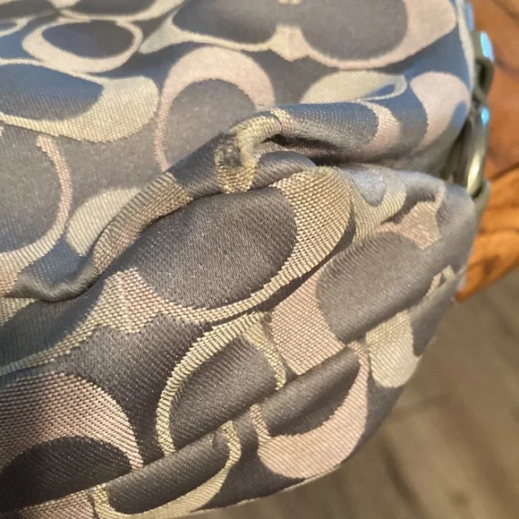 Coach - Vintage Silver/Gray Purse - Picture 2 of 9